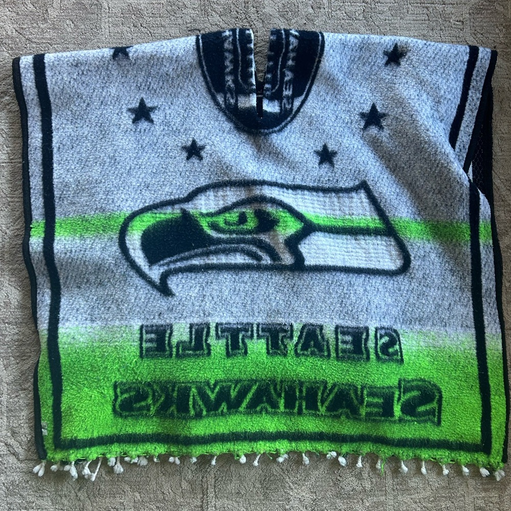 Reversible seahawks poncho